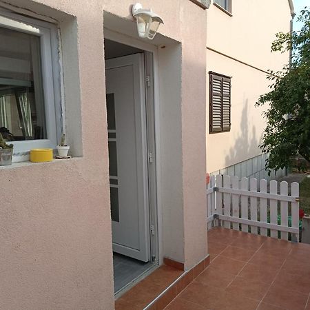 شقة Apartman Mala Cici زادار المظهر الخارجي الصورة